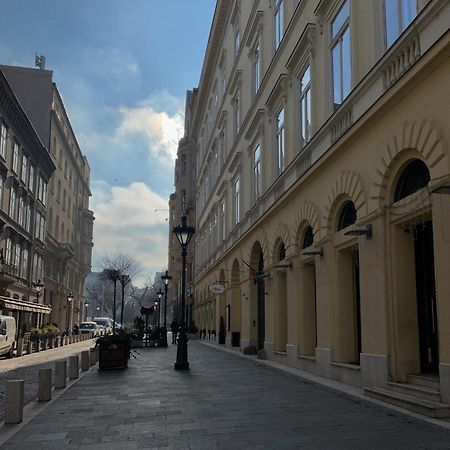 Dolce Vita Basilica Budapest Exterior photo