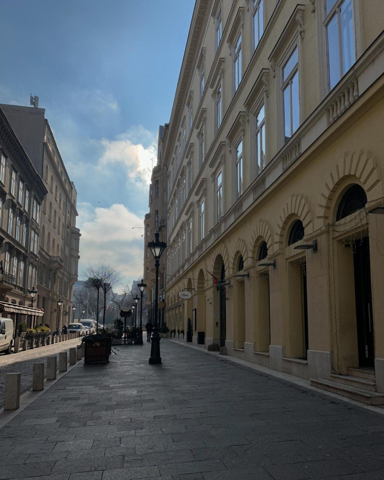 Dolce Vita Basilica Budapest Exterior photo