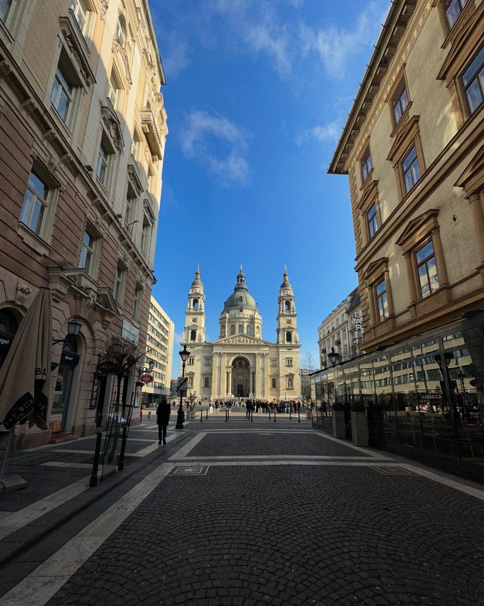 Dolce Vita Basilica Budapest Exterior photo