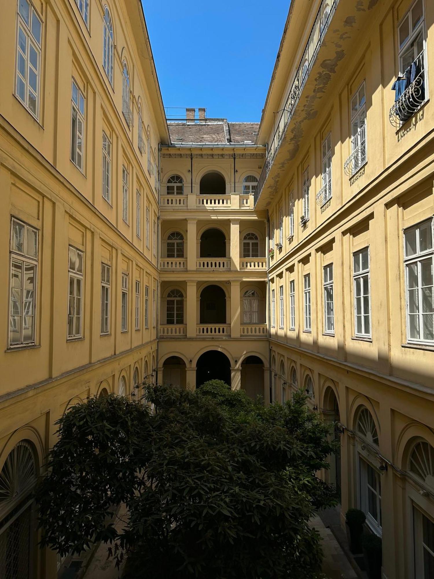Dolce Vita Basilica Budapest Exterior photo